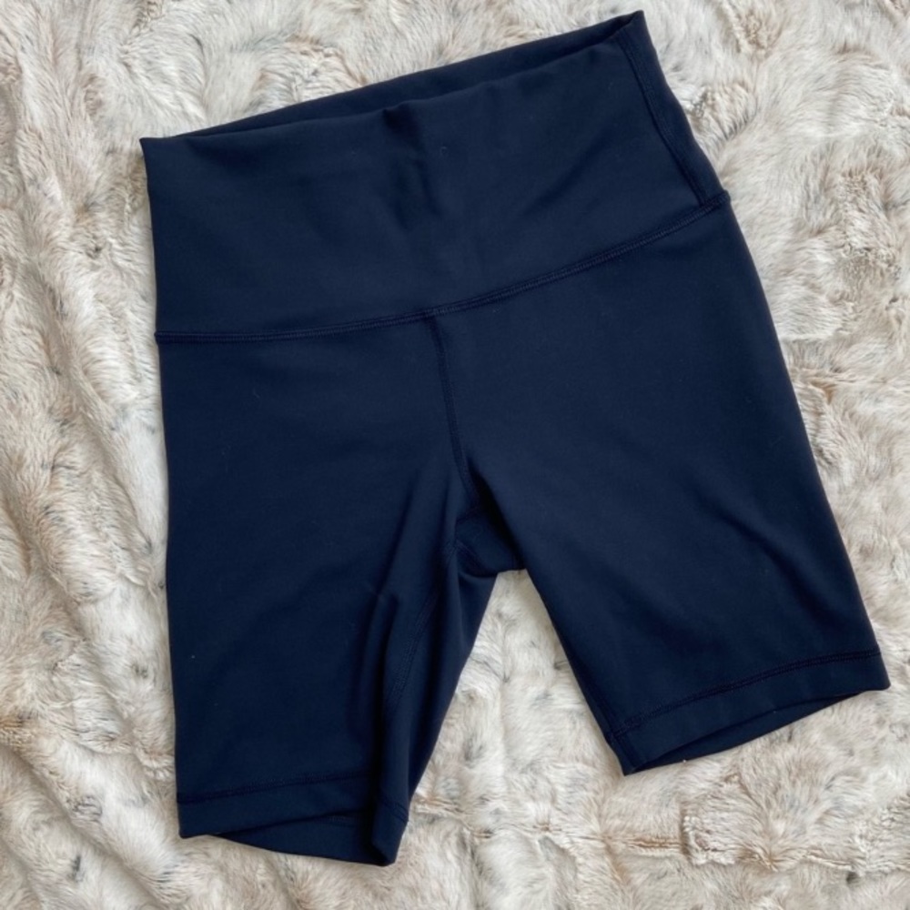 Lululemon Navy Wunder Train High Rise Biker Short 8" size 6